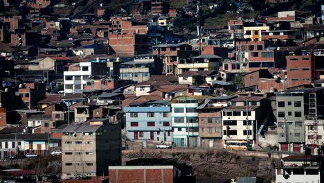 Urbanización-en-los-países-en-desarrollo-en-día-soleado