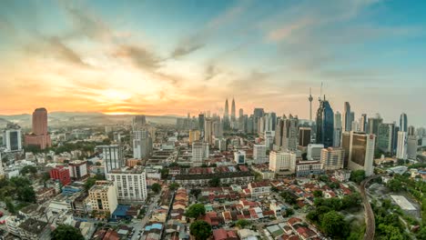 Kuala-Lumpur-City-Skyline-von-Nacht-zu-Tag-Sonnenaufgang-Timelapse,-Zeitraffer-Malaysia-4K