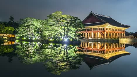 Zeitraffer-im-Gyeongbokgung-Palace-in-Seoul,-Südkorea