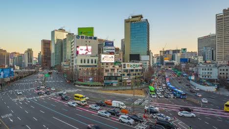 Traffic-in-Seoul-city-street-in-South-Korea-timelapse-4K