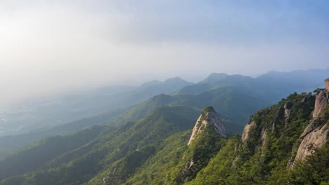 Timelapse-of-Sunrise-at-Bukhansan-Mountain-in-Seoul-City.Bukhansan-National-Park,South-Korea.