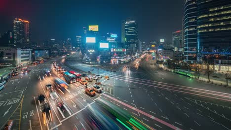Seoul,-Korea,-Timelapse---weiten-Winkel-von-Seoul-Stadtverkehr-in-der-Nacht
