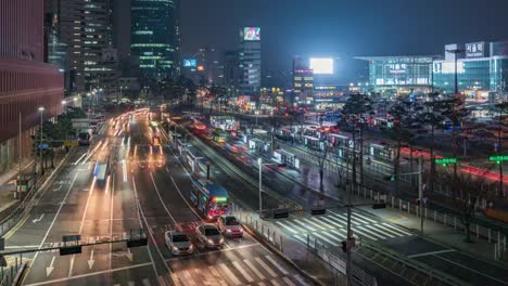 Seoul,-Korea,-Timelapse----The-Seoul-Station-neighborhood-at-night