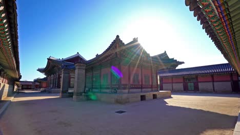 Schöne-Gebäude-Architektur-Gyeongbokgung-Palast-in-Südkorea