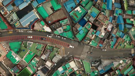 Vista-aérea-del-pueblo-de-la-cultura-de-Gamcheon,-Busan