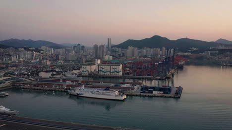 Sunrise-Luftbild-von-Busan-Hafen