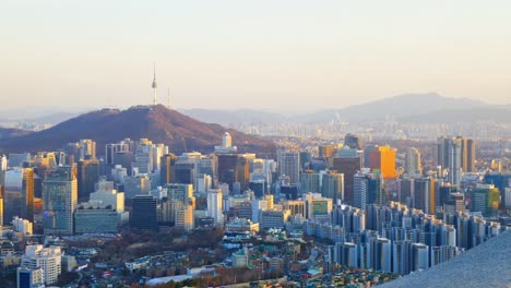 Hermosa-arquitectura-del-edificio-en-la-ciudad-de-Seúl-Corea-del-sur