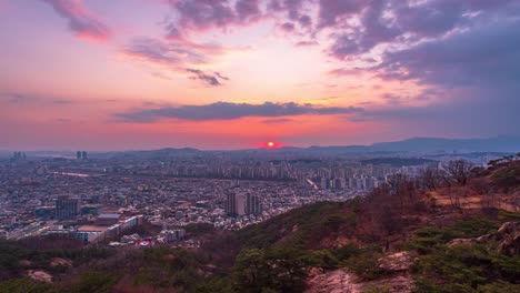 Time-lapse-4k-Beautiful-Sunset-of-Seoul,-cityscape-at-South-Korea.