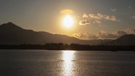 Busan-Myeongji-Sonnenaufgang-und-Schiffe-Zeitraffer-in-Korea