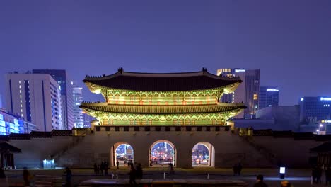 Timelapse-en-puerta-Gwanghwamun-por-lapso-de-tiempo-de-noche,-Seúl,-Corea-del-sur,-de-4-K