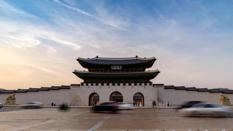 Timelapse-at-Gwanghwamun-Gate,-Seoul,-South-Korea,-4K-Time-lapse