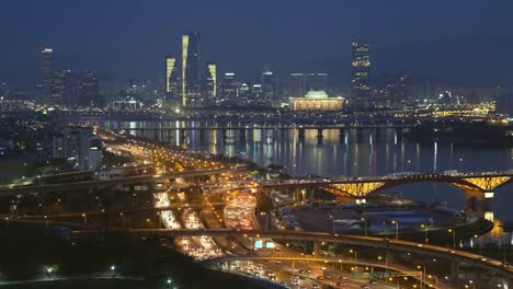 Seoul-cityscape-in-twilight,-South-Korea.