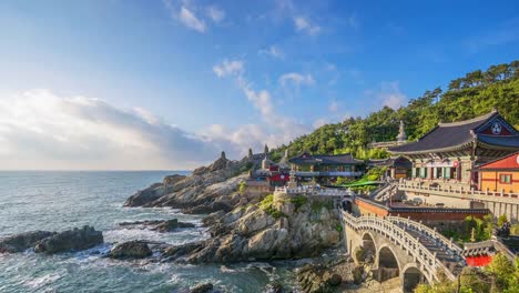 Timelapse-Haedong-Yonggungsa-Tempel-in-Busan,-Südkorea