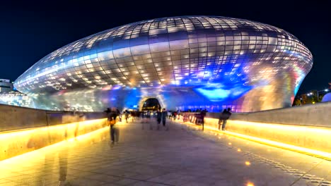 4K-Time-lapse-View-Walking-people-of-the-city-Seoul-at-night,-South-Korea