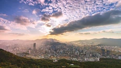 4K.-Zeitraffer-von-Busan-Großstadt-Cityscape-von-Südkorea