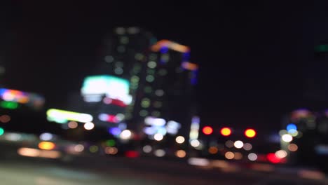 Defocused-cityscape-in-crossroad-korea