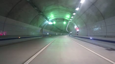 Timelapse-Blick-auf-fahren-Tohamsan-Tunnel-in-Südkorea