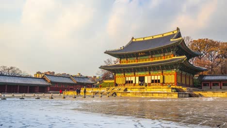 Zeitraffer-Video-der-Changdeokgung-Palast-in-der-Stadt-Seoul,-Südkorea-Zeitraffer-4K