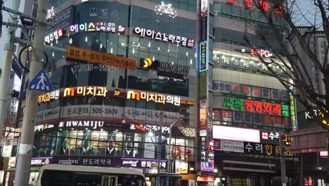 Street-view-of-Sajik-Dong-,-Busan,-South-Korea,-Asia