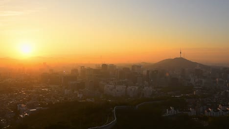 Sonnenaufgang-von-Seoul-City-Skyline,-Südkorea