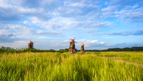 Lapso-de-tiempo-del-molino-de-viento-madera-en-Incheon-Seúl,-Corea-del-sur