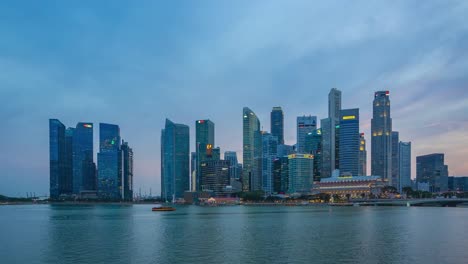Tag-zur-Nacht-Zeitraffer-Video-der-Skyline-von-Singapur-in-Singapur,-Singapur-Timelapse-4K
