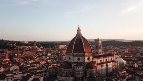 Florencia,-Toscana,-Italia.-Vista-aérea-de-la-ciudad-y-la-Catedral-de-Santa-María-del-Fiore