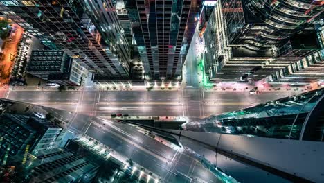 City-Traffic-Skyscrapers-in-Montreal