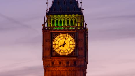 Timelapse-con-zoom-de-Elizabeth-torre-Big-Ben-en-el-Palacio-de-Westminster-al-atardecer