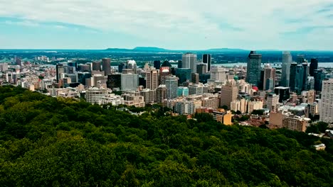 Areal-Drone-Aufnahmen-von-Montreal-Kanada-bei-Sonnenuntergang