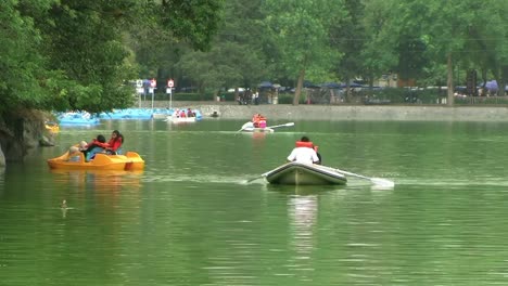 Boats-on-the-lake