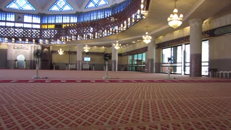 The-National-Mosque-of-Malaysia,-Kuala-Lumpur-(Masjid-Negara),-circa-January-2017