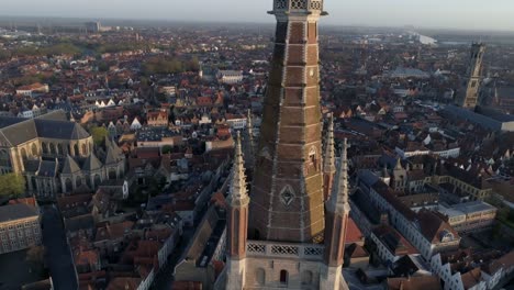 Vista-aérea-Brujas-al-amanecer