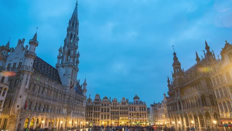 Plaza-Grand-Place-en-Bruselas,-Bélgica-día-a-noche-lapso-de-tiempo.