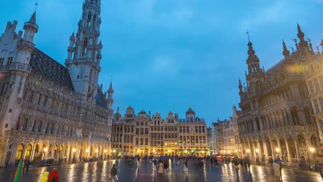 Day-to-night-time-lapse-video-of-Grand-Place-square-in-Brussels-city,-Belgium