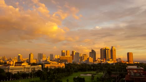 Manila,-Filipinas-skyline-sunset-time-lapse