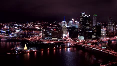 Horizonte-de-Pittsburgh-de-noche