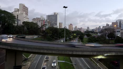 Time-lapse-Traffic-Sao-Paulo-pan-shot