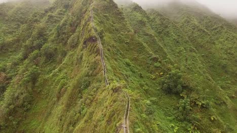 Aerial-Oahu-Trail-Haiku-Stairs