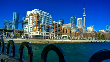 Stadt-von-Toronto-Skyline-Zeit-verfallen-am-Wasser-4-K-1080-P