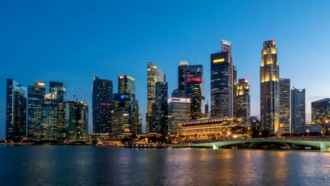 Singapur-Stadt-Skyline-von-Tag-zu-Nacht-Zeitraffer,-Singapur,-4K-Zeitraffer