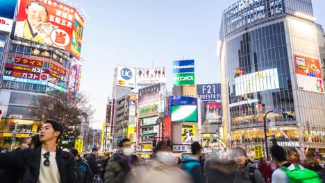 Shibuya-Crossing-in-Shibuya-district,-Tokyo,-Japan