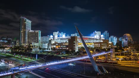 Downtown-San-Diego-Petco-Park-Baseball-Stadion-und-Verbindungssteg-zwischen-Nacht-Zeitraffer