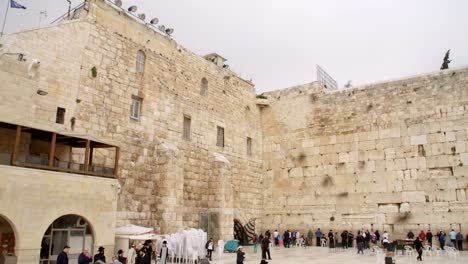 El-muro-de-las-lamentaciones-en-la-ciudad-vieja-de-Jerusalén-en-Israel