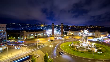 Zeitraffer-der-Plaça-d-\'-Espanya-in-der-Nacht-in-Barcelona