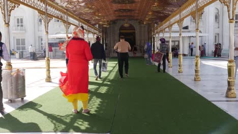 Gurudwara-Bangla-Sahib-temple,-New-Delhi,-India