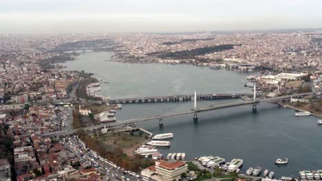 Aerial-view-of-Galata-bridge-in-Istanbul,-Turkey.