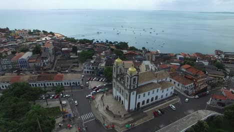 Vista-aérea-de-la-iglesia-de-Bonfim,-ciudad-de-Salvador,-Brasil