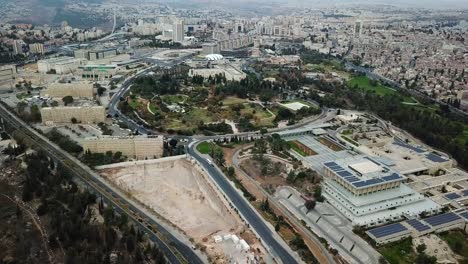 Luftaufnahme-der-Innenstadt-von-Jerusalem-und-der-Knesset-(Israels-Parlament)