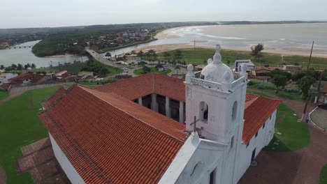 Der-Kirche-Igreja-Dos-Reis-Magos-in-Nova-Almeida,-Espirito-Santo,-Brasilien